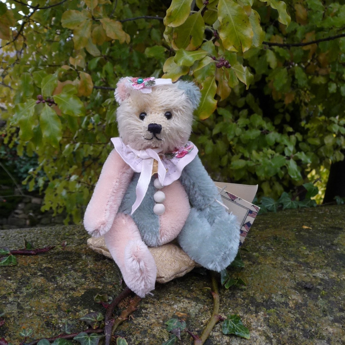 Sasha by Sharon Barron, USA – Teddy Bears