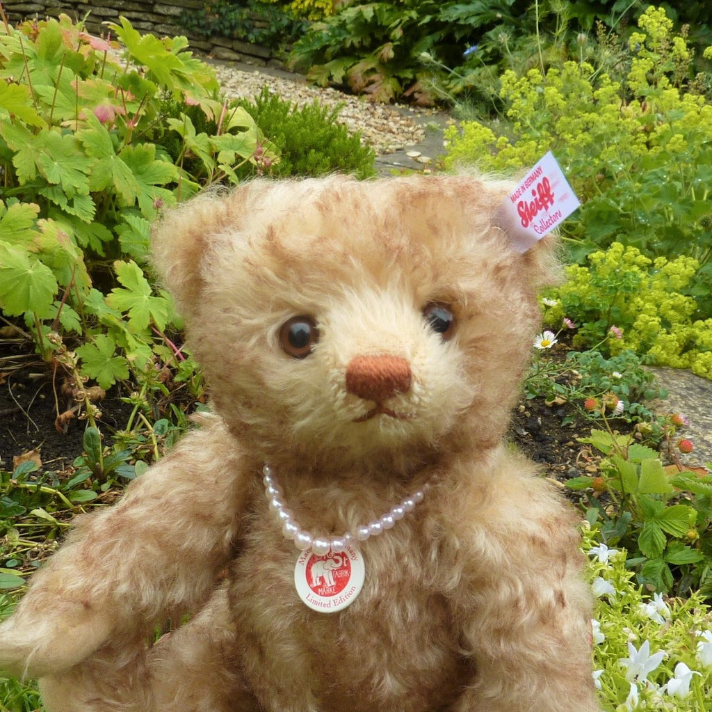Steiff Happy - exclusive to Teddy Bears of Witney